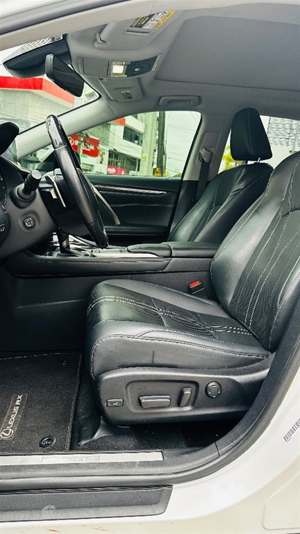 2021 Lexus RX 450H Hybrid — foto 7 / 8