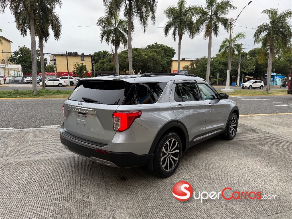 2022 Ford Explorer XLT — foto 9 / 11