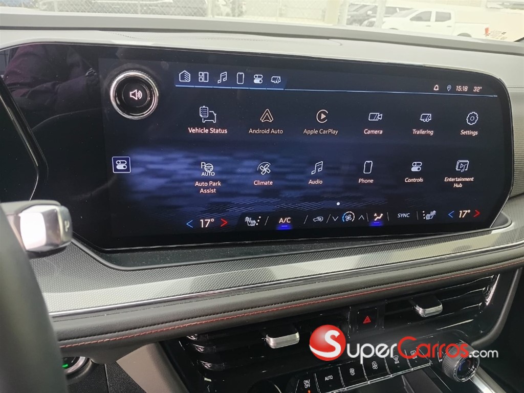 2025 Chevrolet Tahoe RST — foto 9 / 12
