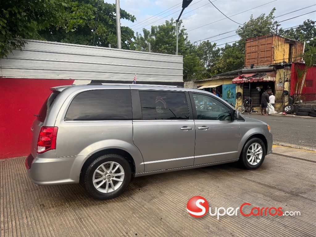 2020 Dodge Grand Caravan SXT — foto 4 / 12