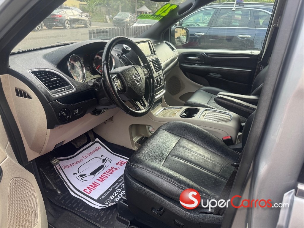 2020 Dodge Grand Caravan SXT — foto 6 / 12