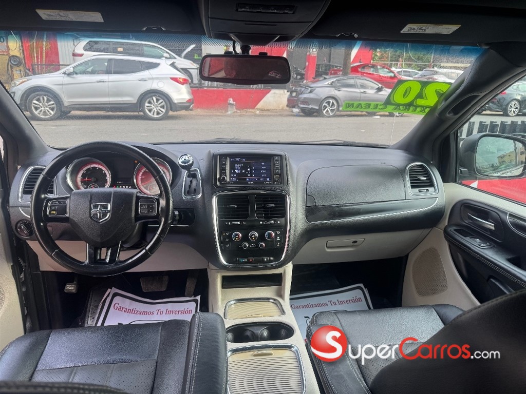 2020 Dodge Grand Caravan SXT — foto 9 / 12