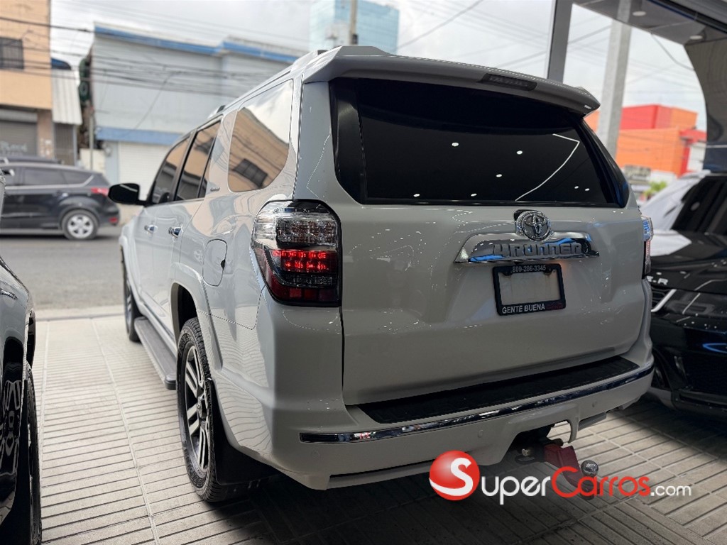 2017 Toyota 4 Runner Limited — foto 8 / 8