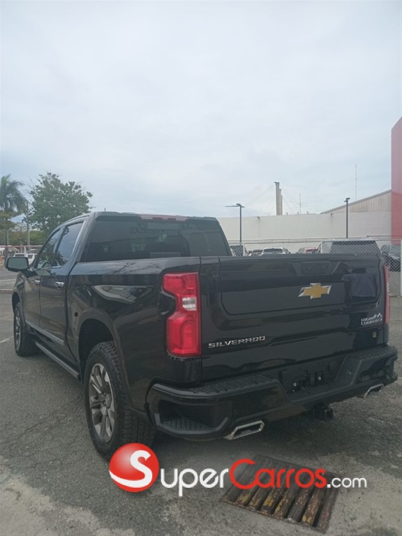 2025 Chevrolet Silverado High Country Duramax — foto 7 / 12