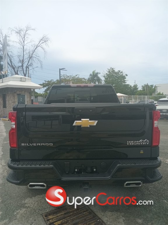 2025 Chevrolet Silverado High Country Duramax — foto 8 / 12