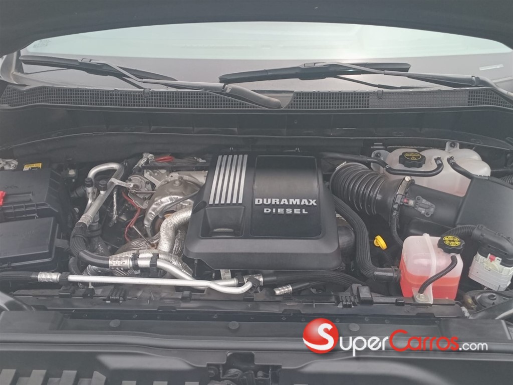 2025 Chevrolet Silverado High Country Duramax — foto 11 / 12