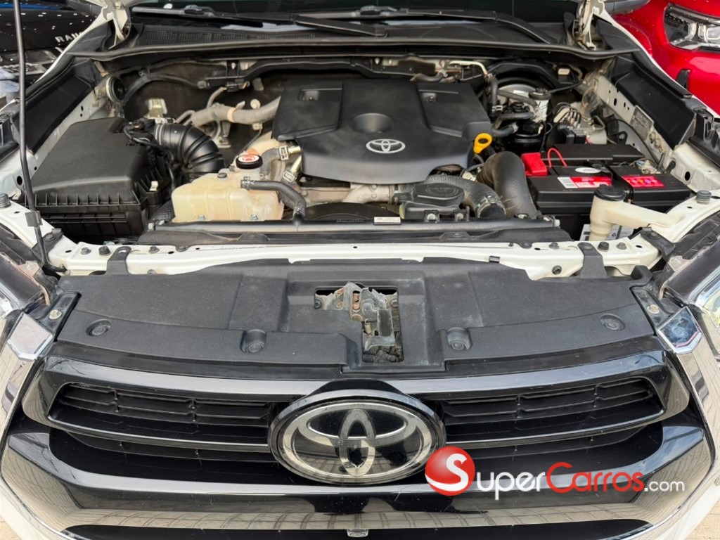 2023 Toyota Hilux Limited TSS — foto 8 / 9