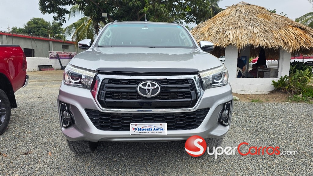 2019 Toyota Hilux Revo — foto 2 / 11