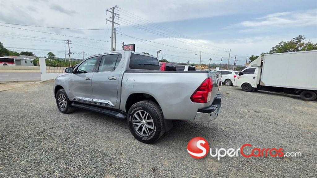 2019 Toyota Hilux Revo — foto 5 / 11