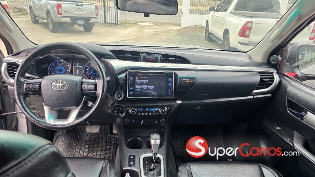 2019 Toyota Hilux Revo — foto 7 / 11