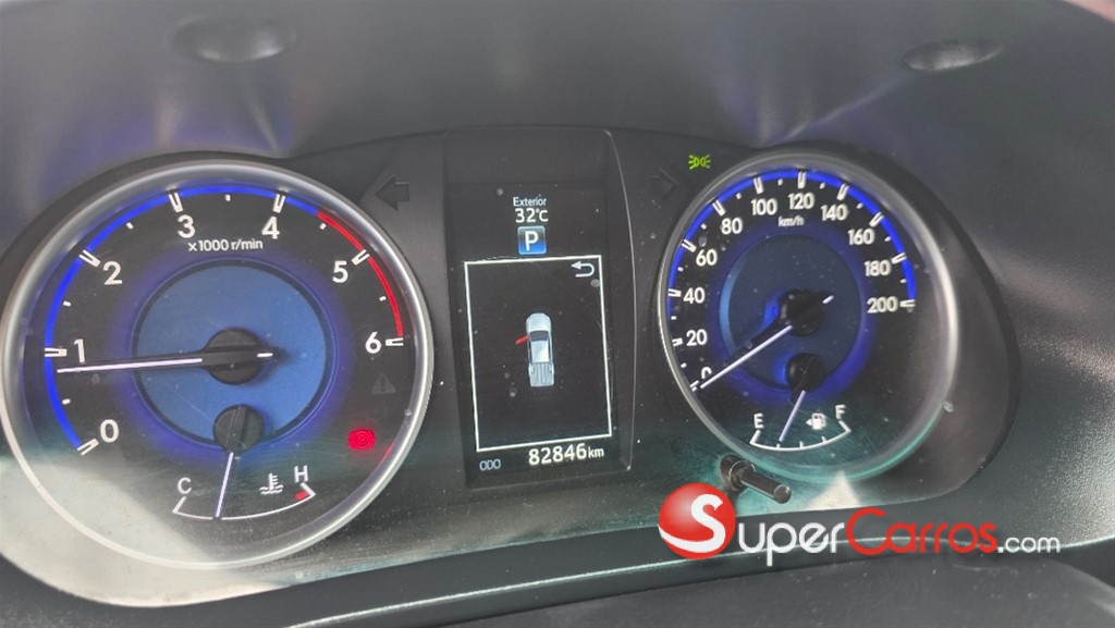 2019 Toyota Hilux Revo — foto 10 / 11