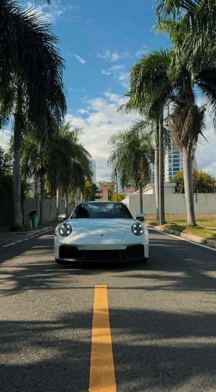 2025 Porsche 911 Carrera GTS — foto 6 / 12