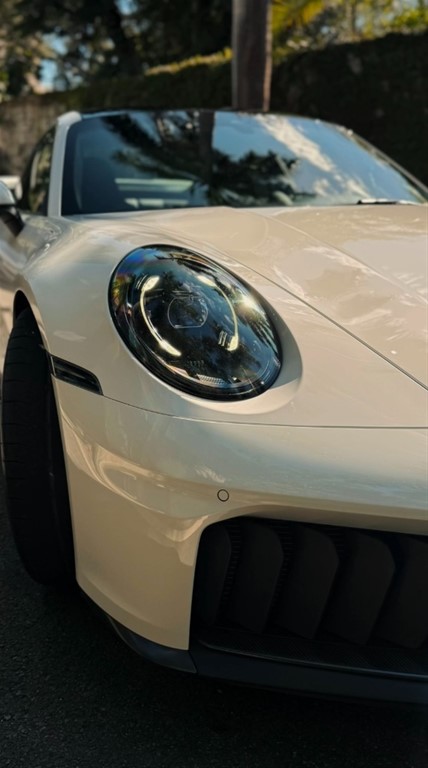 2025 Porsche 911 Carrera GTS — foto 8 / 12