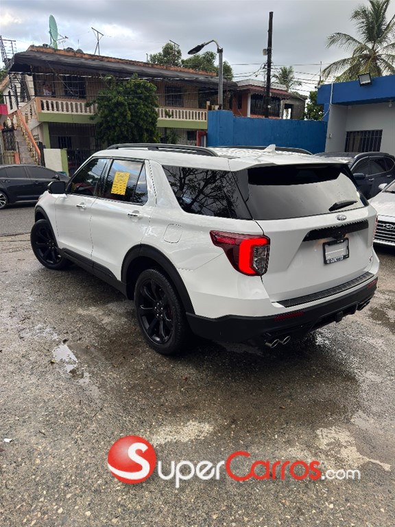 2023 Ford Explorer ST — foto 4 / 12