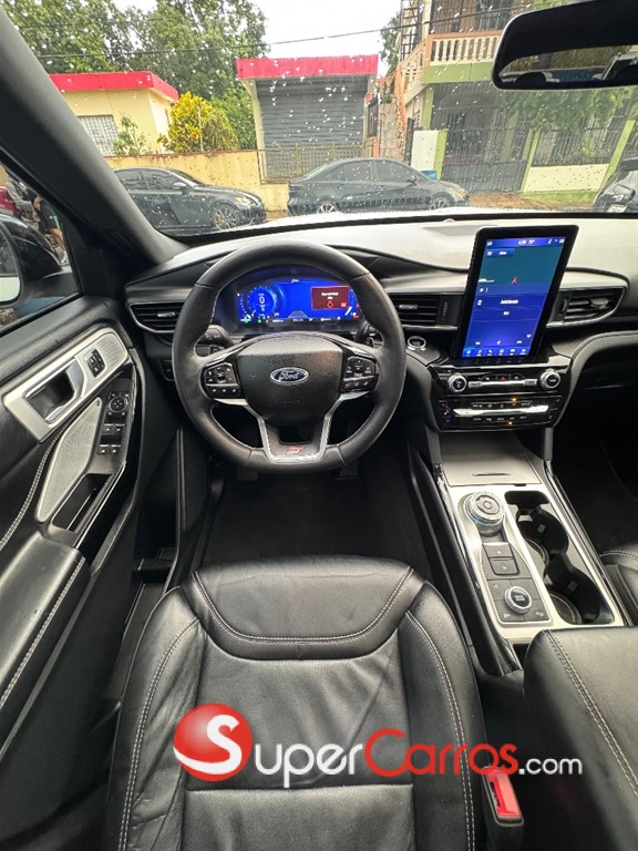 2023 Ford Explorer ST — foto 8 / 12