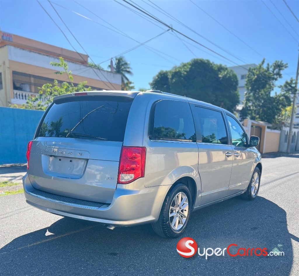 2020 Dodge Caravan SXT — foto 4 / 12