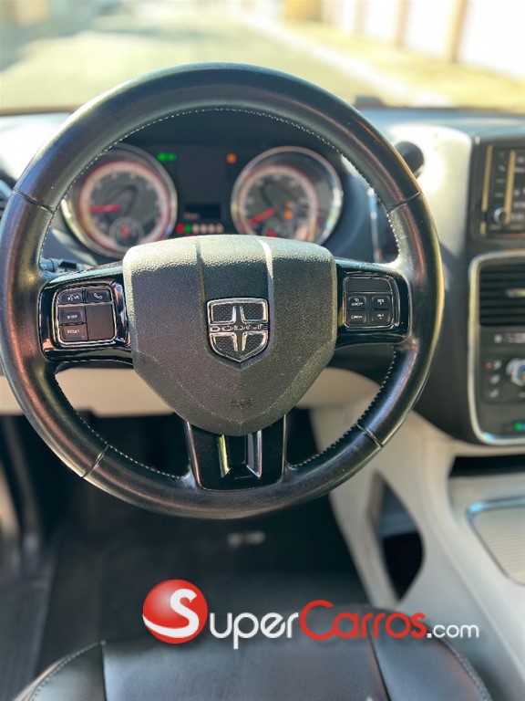 2020 Dodge Caravan SXT — foto 9 / 12