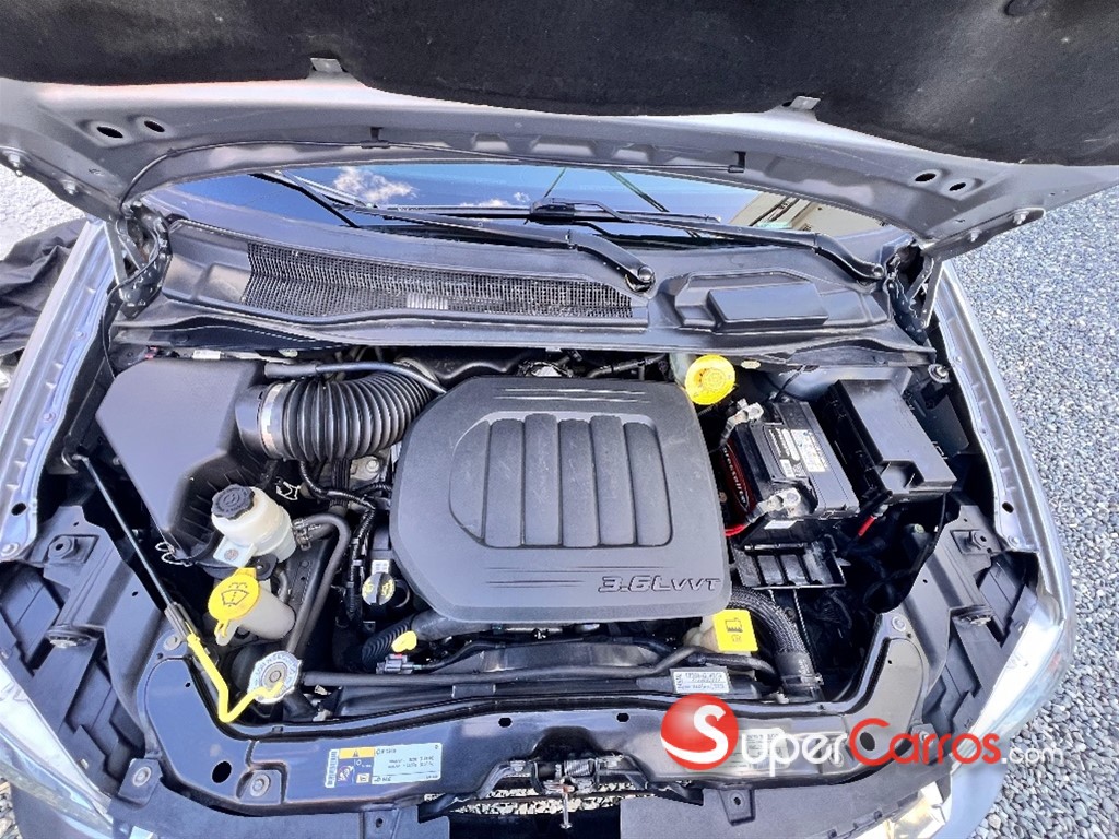 2020 Dodge Caravan SXT — foto 10 / 12
