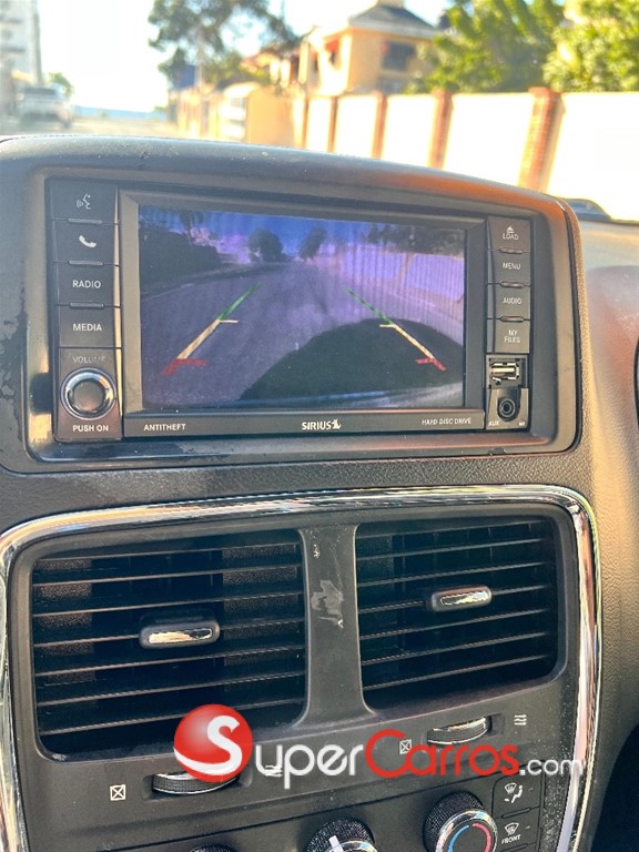 2020 Dodge Caravan SXT — foto 11 / 12