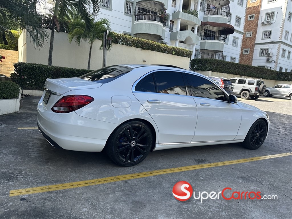 2018 Mercedes-Benz Clase C 300 — foto 4 / 10