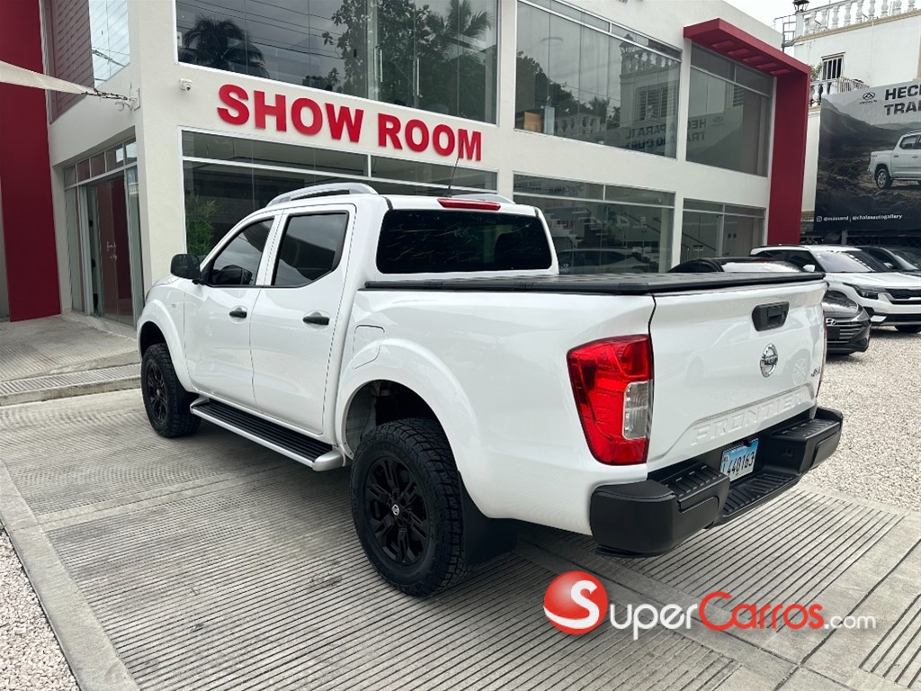 2022 Nissan Frontier — foto 2 / 11