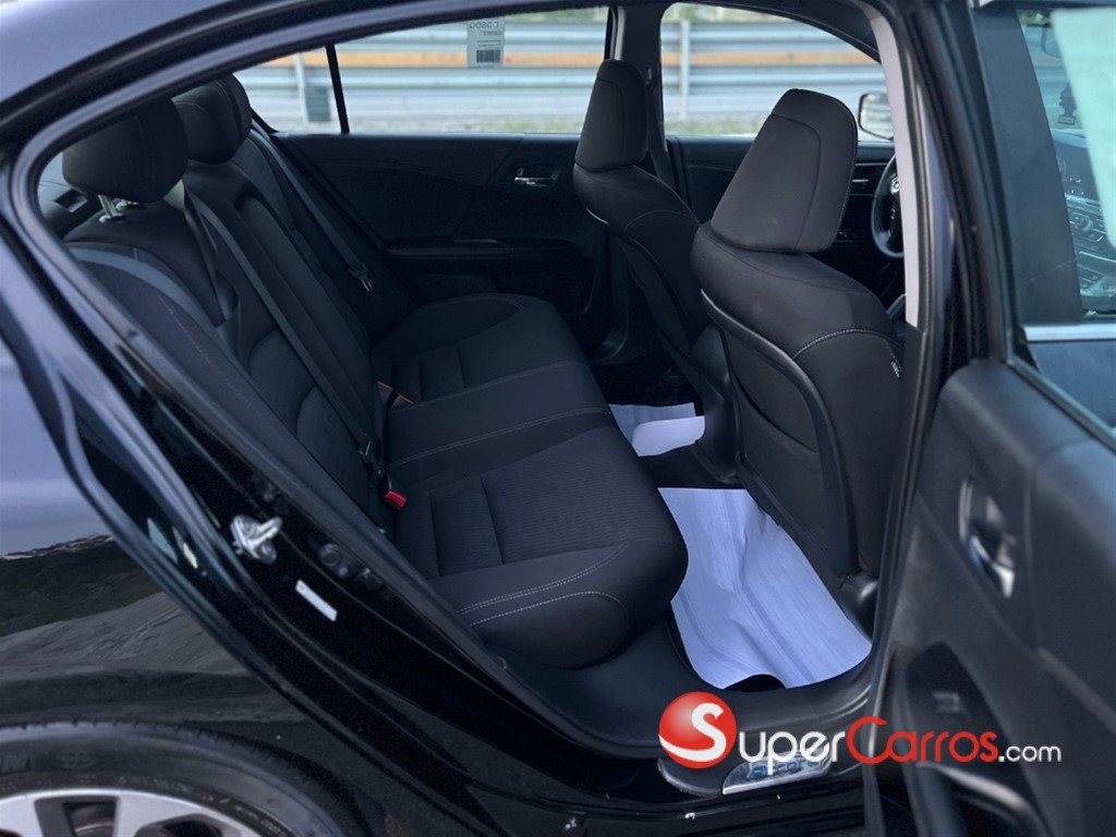 2013 Honda Accord EX — foto 9 / 12