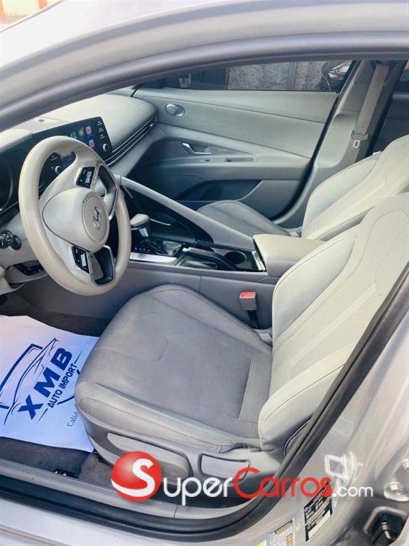 2021 Hyundai Elantra SE — foto 7 / 10