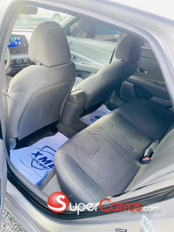 2021 Hyundai Elantra SE — foto 8 / 10