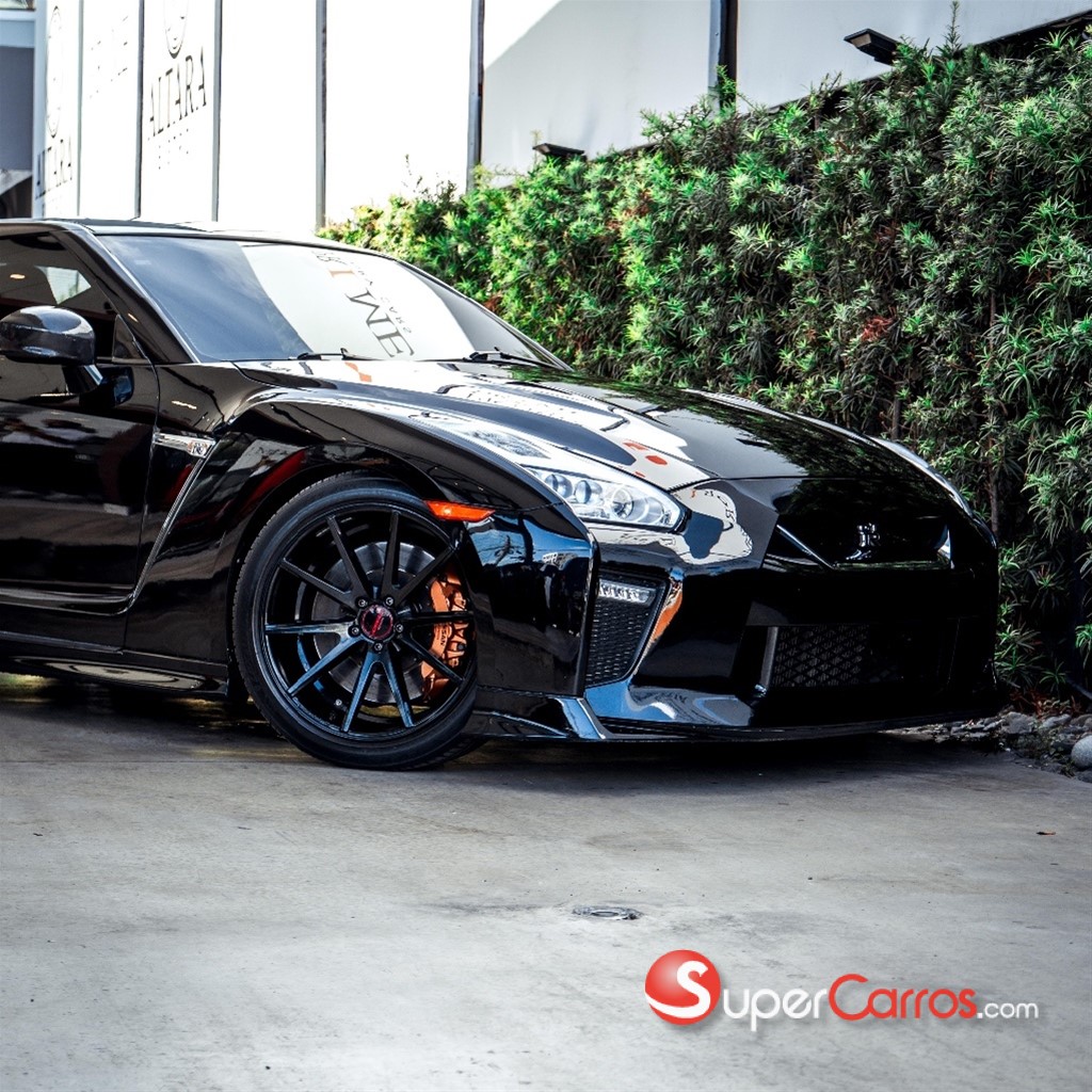 2010 Nissan GT-R — foto 2 / 12