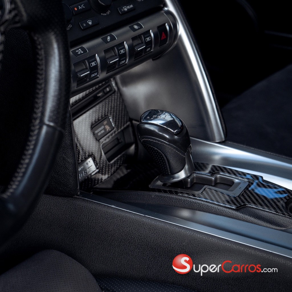 2010 Nissan GT-R — foto 9 / 12