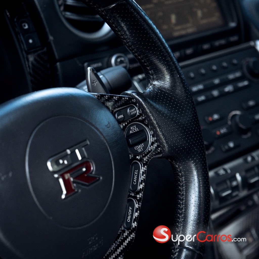 2010 Nissan GT-R — foto 10 / 12