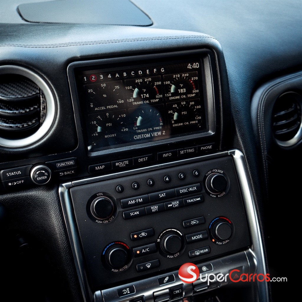 2010 Nissan GT-R — foto 11 / 12
