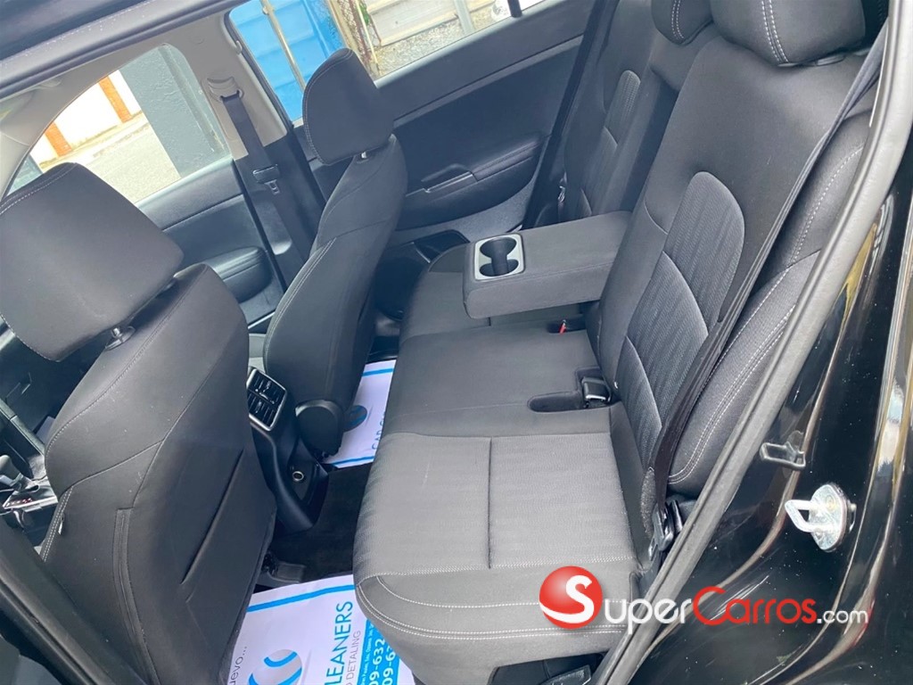 2022 Kia Sportage LX — foto 7 / 9