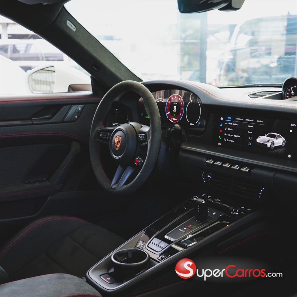 2025 Porsche Carrera GTS — foto 9 / 12