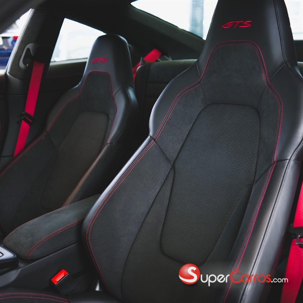 2025 Porsche Carrera GTS — foto 11 / 12