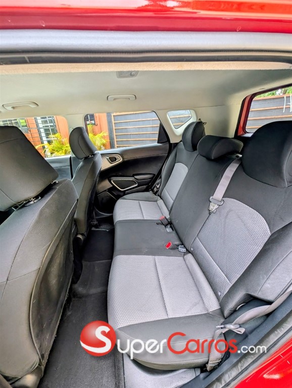 2020 Kia Soul LX — foto 8 / 10