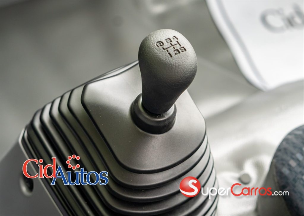 2026 Hino 200 — foto 6 / 9