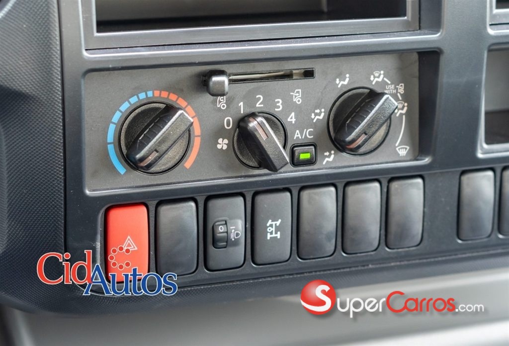 2026 Hino 200 — foto 7 / 9