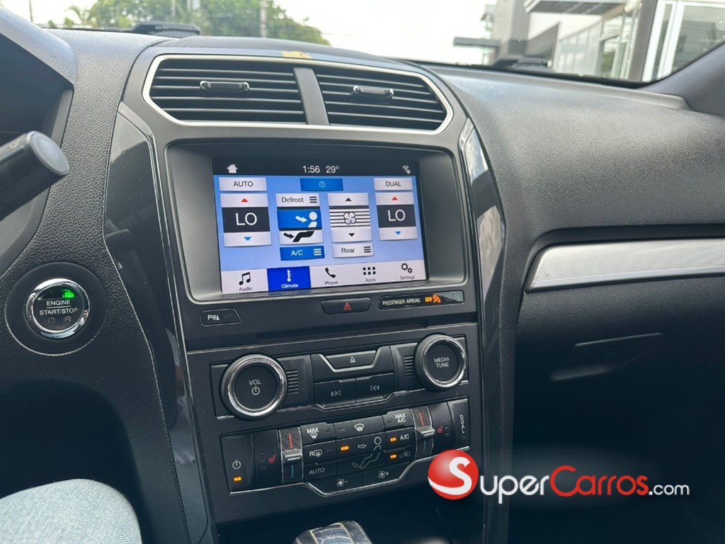 2017 Ford Explorer XLT 4WD — foto 6 / 8