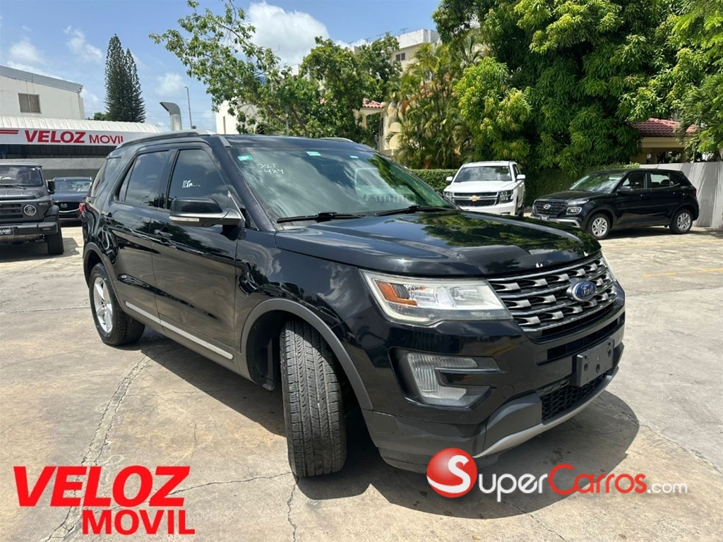 2017 Ford Explorer XLT 4WD — foto 8 / 8
