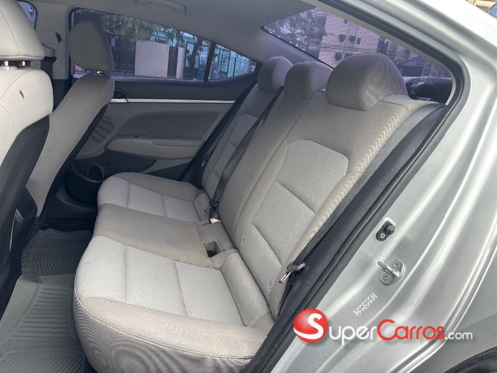 2019 Hyundai Elantra SEL — foto 6 / 9
