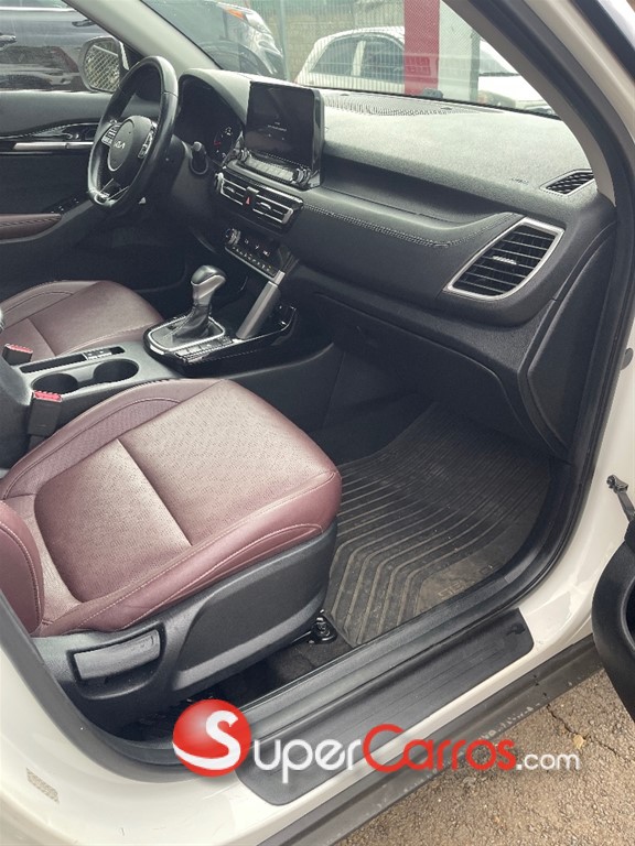 2022 Kia Seltos SX — foto 8 / 12