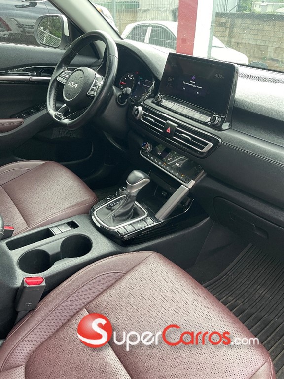 2022 Kia Seltos SX — foto 9 / 12