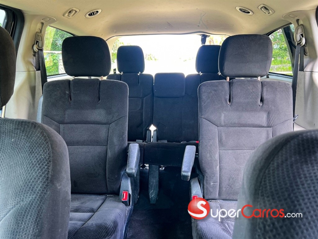 2016 Dodge Grand Caravan SXT — foto 8 / 12