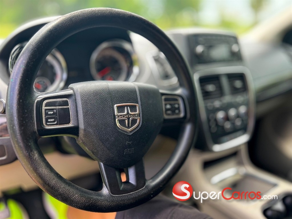 2016 Dodge Grand Caravan SXT — foto 10 / 12