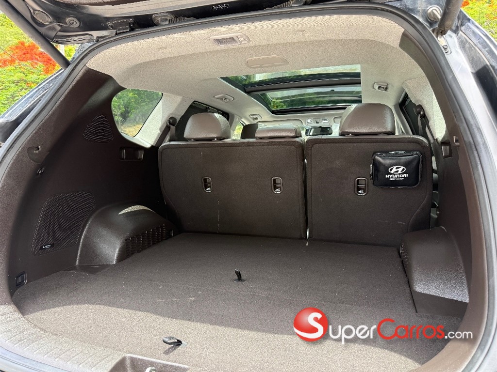 2020 Hyundai Santa Fe Limited — foto 10 / 12