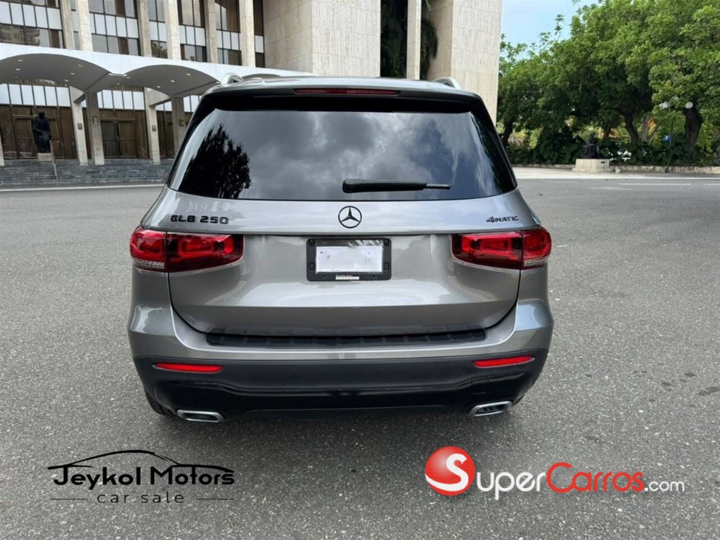 2020 Mercedes-Benz Clase GLB 250 — foto 8 / 12