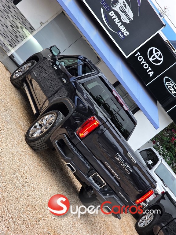 2023 GMC Sierra Denali — foto 11 / 12