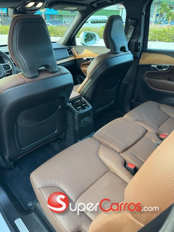 2025 Volvo XC90 Recharge T8 — foto 8 / 12