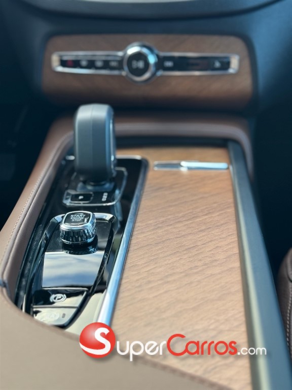 2025 Volvo XC90 Recharge T8 — foto 10 / 12